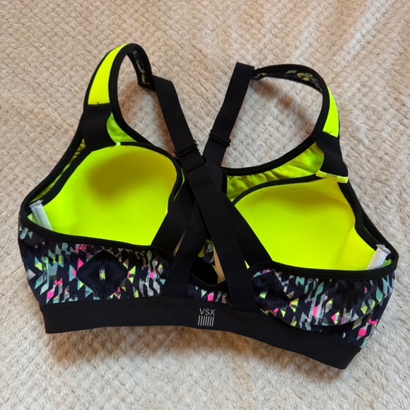 Victoria’s Secret VSX Knockout front closure sports bra Multicolor print 34C - Picture 6 of 14